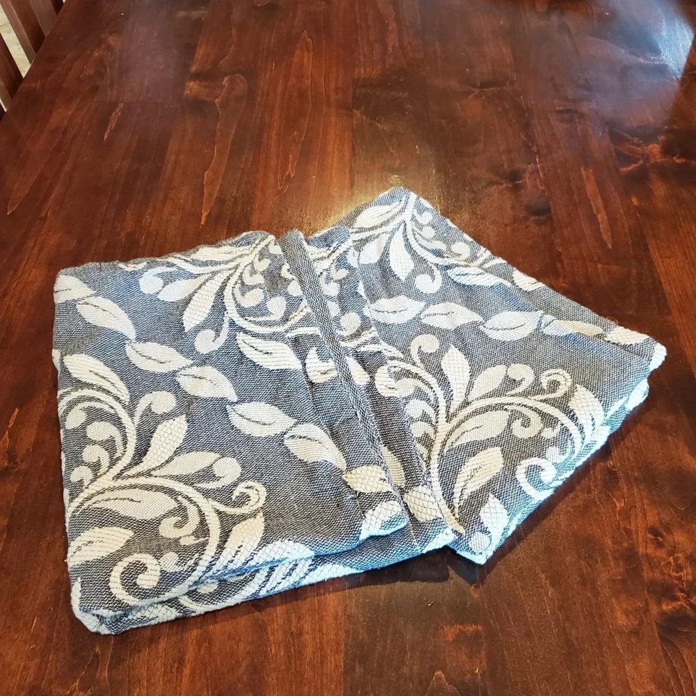 Lamont Home Blue White Floral Basket Weave 2 Standard Pillow Shams 20x26